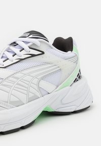 Puma VELOPHASIS ALWAYS ON - Sportcipő - white/fresh mint