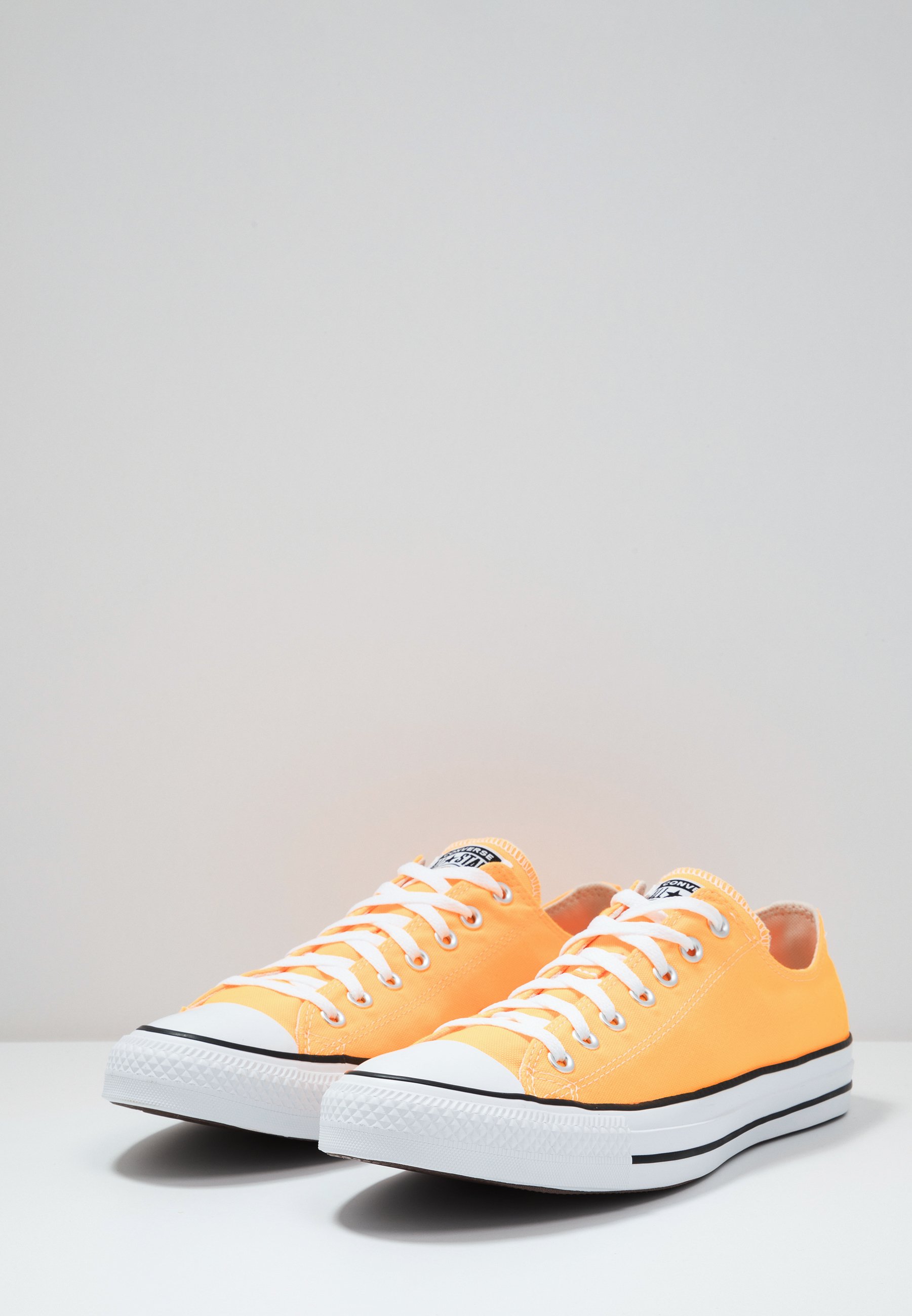 converse orange basse