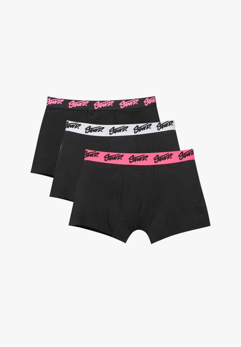 Kolme paria mustia bokserihousuja, joissa on kontrastiväriset elastiset vyötäröt vaaleanpunaisena ja valkoisena, ja toistuva logokuosi.