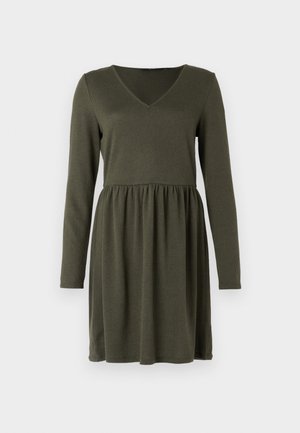 Robe à manches longues en vert foncé, avec un décolleté en V, un corsage ajusté et une jupe froncée pour une silhouette ample et fluide.