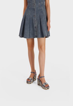 Sandali con tacco - blu