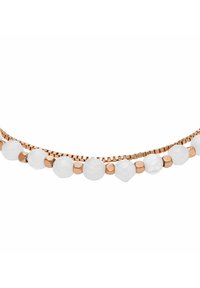 Halsband i roséguld och vitt med pärlor som har facetterade och släta stenar. Designen inkluderar växlande sfäriska och hexagonala former.