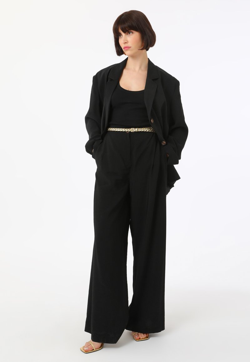 Modanisa Klassisk frakke - black