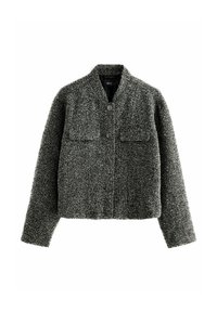Harmaa ja musta houndstooth-kuvioinen takki, lyhyt malli, jossa on seisova kaulus, kaksi rintataskua ja etunapitus.