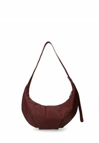 Bordeaux leren hobo tas met een gebogen vorm, enkele schouderband en een zijrits sluiting. Zachte textuur, minimale details en geen zichtbare hardware.