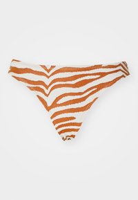 Bikini spodnjice v oranžni in beli barvi z zunanjim potiskom v črte, ribano teksturo, trikotno obliko in minimalnim pokrivanjem.