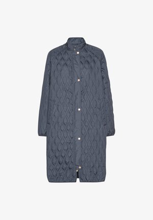 Abrigo largo acolchado en un azul marino oscuro, con cuello alzado, cierre de botones a presión y textura de patrón de diamante. Incluye bolsillos laterales.