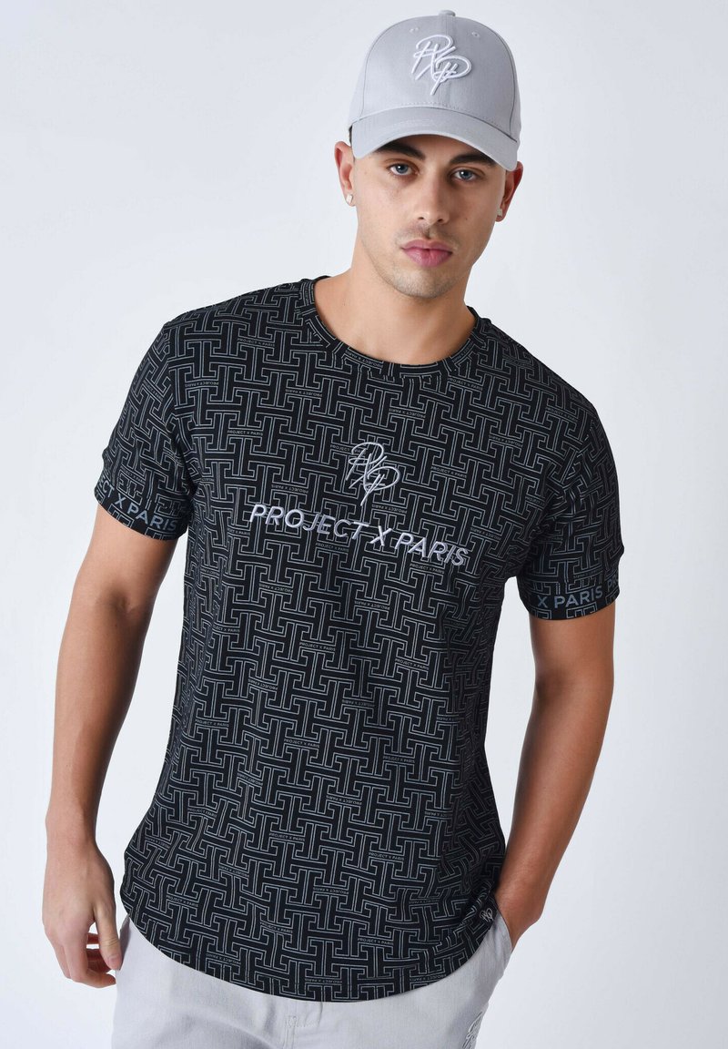 T-shirt Homme Jeff Banks Gris Motif Géométrique – Taille L – État Excellent