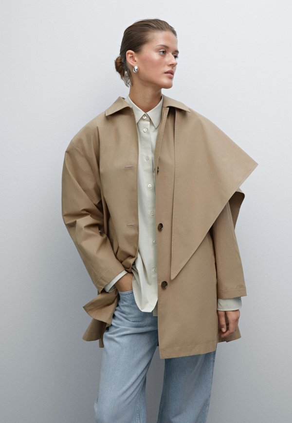 WITH DETACHABLE DETAIL - Trenchcoat - BEIGE