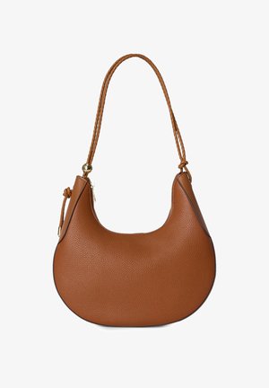 Geantă de mână maro, texturată, în formă de semilună, cu bretea împletită pentru umăr și închidere cu fermoar și accesorii aurii.