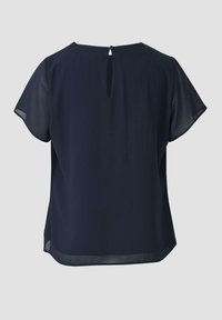 Marineblaue kurzärmelige Bluse mit Schlüsselloch-Knopfverschluss am hinteren Ausschnitt und leicht transparentem Stoff an Ärmeln und Saum.