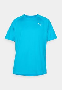 Turkis T-shirt lavet af åndbart stof. Har korte ærmer, en rund hals og et lille hvidt logo på den øverste venstre bryst.