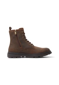 Botas de cuero marrón hasta el tobillo con punta redonda, cordones en la parte delantera, cremallera lateral y suela de goma gruesa con un patrón texturizado.