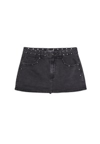 Jupe mini en denim noir taille haute, avec des accents en clous argentés le long de la taille et des côtés, design à cinq poches.