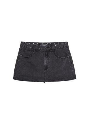 Svart denim minikjol med hög midja, med silverfärgade nitar längs midjebandet och sidorna, femficksdesign.