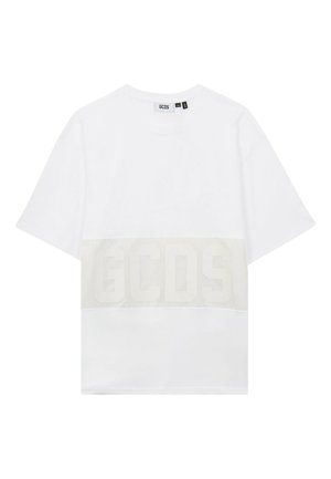 T-shirt bianca a maniche corte con scollo rotondo e una striscia orizzontale beige sulla parte anteriore con lettere GCDS in rilievo.