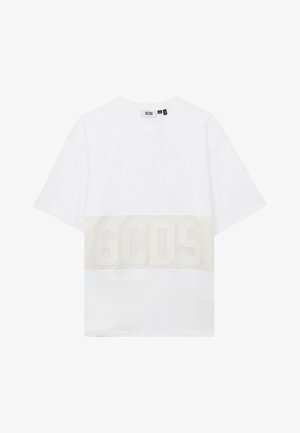 T-shirt bianca a maniche corte con scollo rotondo e una striscia orizzontale beige sulla parte anteriore con lettere GCDS in rilievo.