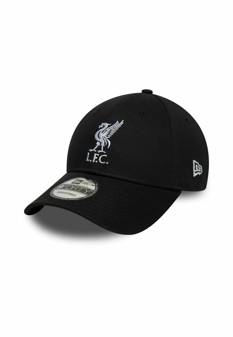 Schwarze Baseballmütze aus Stoff mit aufgesticktem Liverpool FC-Wappen in Weiß. Verstellbarer Riemen und flaches Schirmdesign.