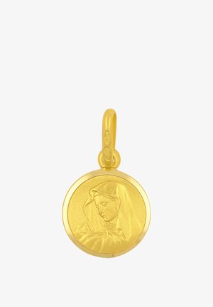Ciondolo in oro con un profilo in rilievo dettagliato del volto di una donna velata, collegato a un piccolo anello per collana.