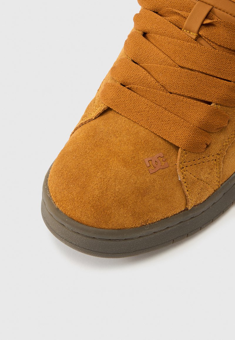 DC Shoes Court Graffik Herenschoenen – Bruin Suède Met Gum Zool, Comfortabel En Stoer 3 miniatura