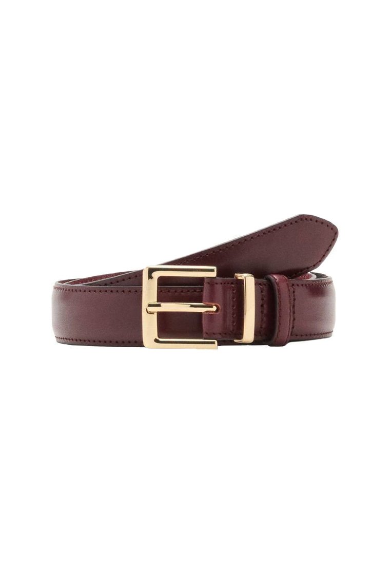 Bordeauxfarbener Leder-Gürtel mit einer goldfarbenen Metallschnalle, der über eine glatte Textur, ein elegantes Design und eine gestickte Detailverarbeitung entlang der Kanten verfügt.