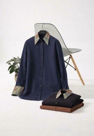 Touché Privé, SHIRT WITH ETHNIC PATTERNED DETAILED - Πουκαμίσα με κουμπιά - navy blue