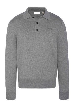 Langærmet grå strikket polo sweater med tre sorte knapper, ribbet manchetter og kant samt lille broderet mærkenavn på brystet.