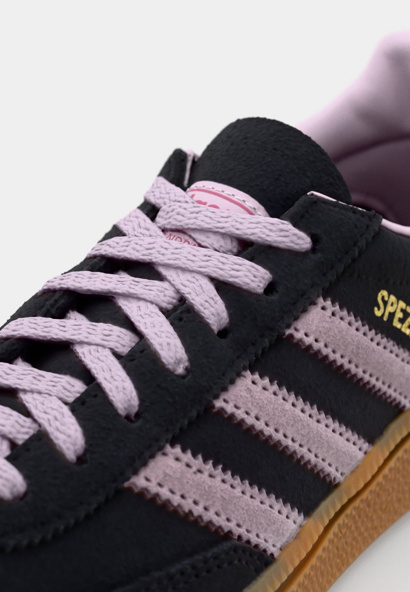 adidas gazelle silver green womens Adidas Mujer Handball Spezial Core Black Pink – Newcop