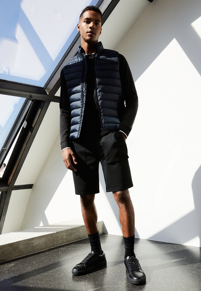 Calvin Klein SIDE LOGO VEST - Liemenė - calvin navy