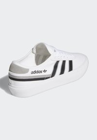 adidas Originals DELPALA UNISEX - Sporta apavi -  white