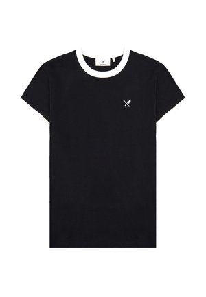 Camiseta negra de manga corta con cuello redondo blanco y un pequeño logo de espada y cuchillo cruzados en el lado izquierdo del pecho.