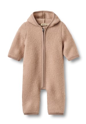 Pijama para bebé beige suave con capucha, piernas largas, mangas cortas y cierre de cremallera frontal.