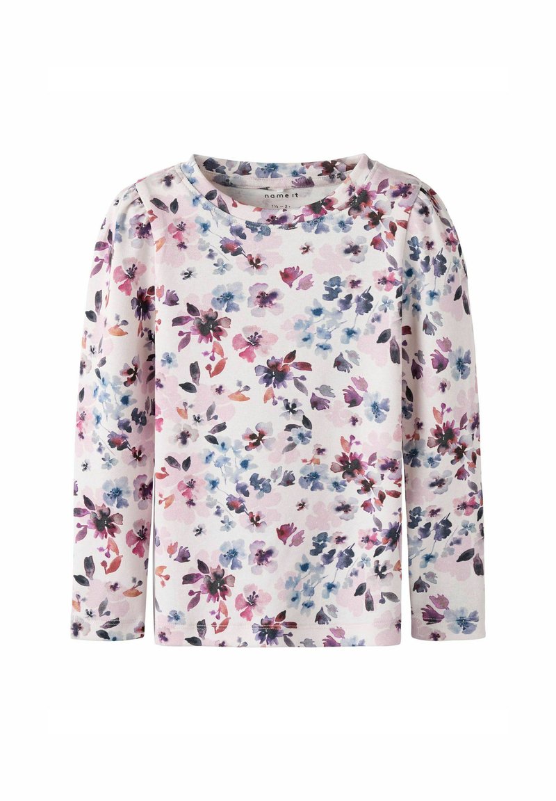 Langärmliges Shirt aus hellrotem Baumwollstoff mit floralem Muster in lila, blau und korallenfarbenen Tönen; runder Ausschnitt und geraffte Schultern.