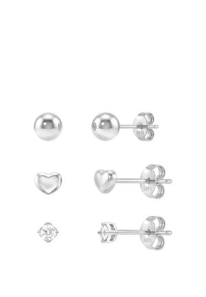 Drei Paar silberne Steckerohrringe: runde Kugeln, Herzen und diamantförmig mit klaren Steinen, alle mit Schmetterlingsverschluss und S925 gestempelt.
