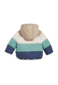Vadderad jacka i beige, vitt, teal och marinblå; har en huva, färgblockdesign och elastiska ärmslut. Mjuk, texturerad tyg.