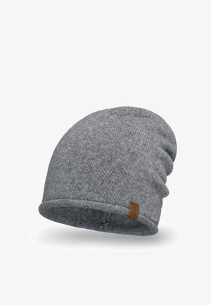 Grijze gebreide beanie met een geribbelde textuur, een slouchy ontwerp en een bruin leren label. Zacht materiaal met een omgevouwen zoom en een lichte slouch.