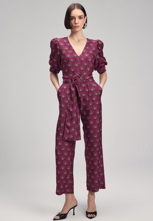 V-NECK PLEATED - Jumpsuit - printed damson