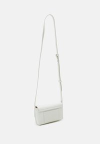 Calvin Klein MUST MINI BAG MONO - Umhängetasche - marshmallow