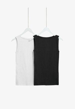 Deux débardeurs suspendus ; l'un en blanc et l'autre en noir, avec un col rond et une texture lisse et douce.
