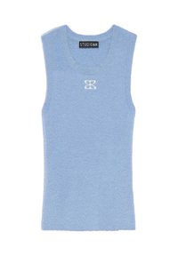 Top senza maniche di un blu chiaro, realizzato in un morbido tessuto texturizzato. Presenta un collo rotondo e un piccolo logo bianco al centro.