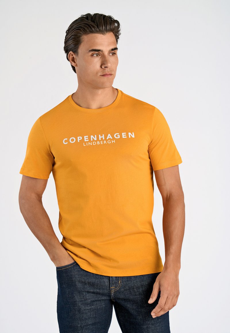 Lindbergh T-shirt med print - honey