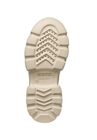 Sole in gomma bianca con un motivo di battistrada multidirezionale, fori di ventilazione e logo GEox in rilievo, progettata per traspirabilità.