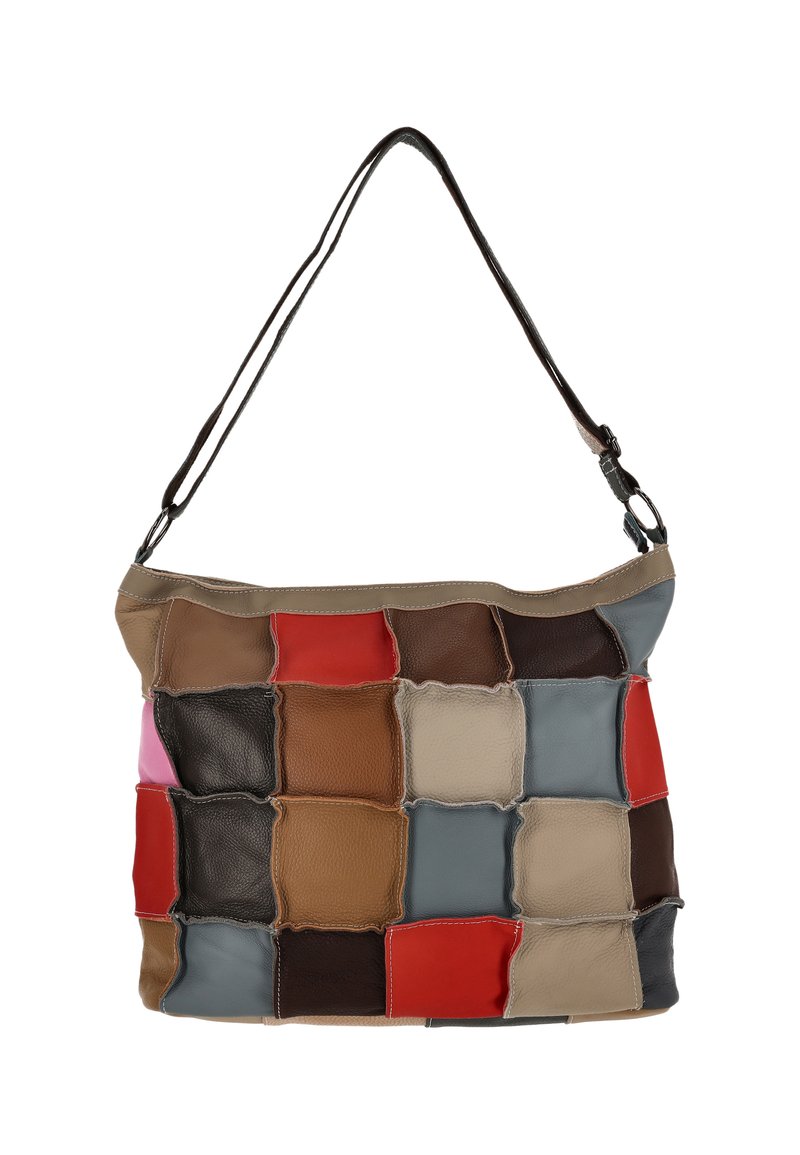 Patchwork leren tas met verschillende vierkanten in bruin, rood, grijs en roze tinten. Heeft een zachte textuur en een enkele zwarte schouderriem.