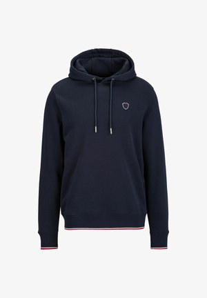 Marineblauwe hoodie van zachte stof met een trekkoordkap, ribgebreide manchetten en zoom, voorzien van een tri-kleur streepdetail. Klein schildlogo op de borst.