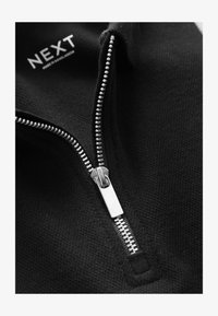 Niewybrane, black grey