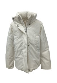 Giacca bianca imbottita con colletto alto, zip frontale e chiusure a scatto. Presenta due tasche frontali e un logo sul lato sinistro superiore.