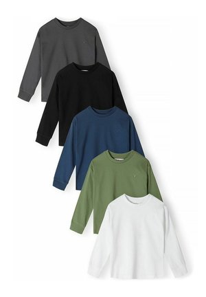 Cinq t-shirts à manches longues avec col rond en gris foncé, noir, bleu, vert et blanc, disposés en rangée diagonale descendante.