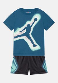 Jordan AIR HEAT MAP UNISEX SET - Shorts - black