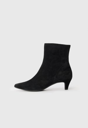 Classic ankle boots - soft black