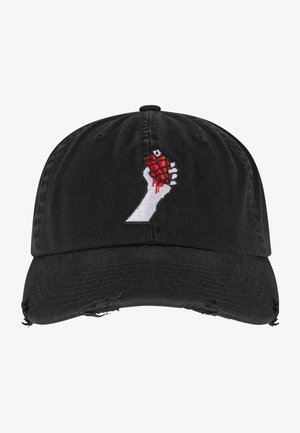 Fekete pamut baseball sapka ívelt karimával, az elején hímzett mintával, amely egy fehér kezet ábrázol, amely egy piros gránátot tart. Használt megjelenésű részleteket is tartalmaz.